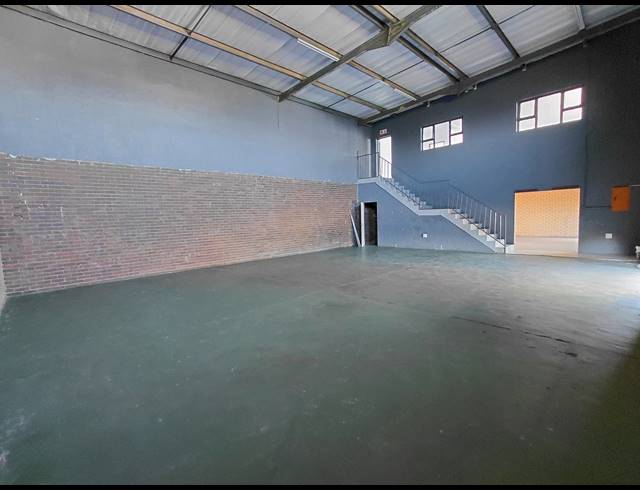 186M² WAREHOUSE TO LET IN CLAYVILLE